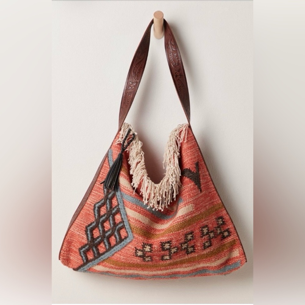 NWT, STILL IN BAG, FREE PEOPLE WHIMSY RUG SLOUCHY TOTE IN RUST COMBO, $148